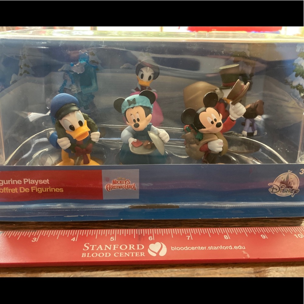 Disney Mickey’s Christmas Carol Figurine Playset